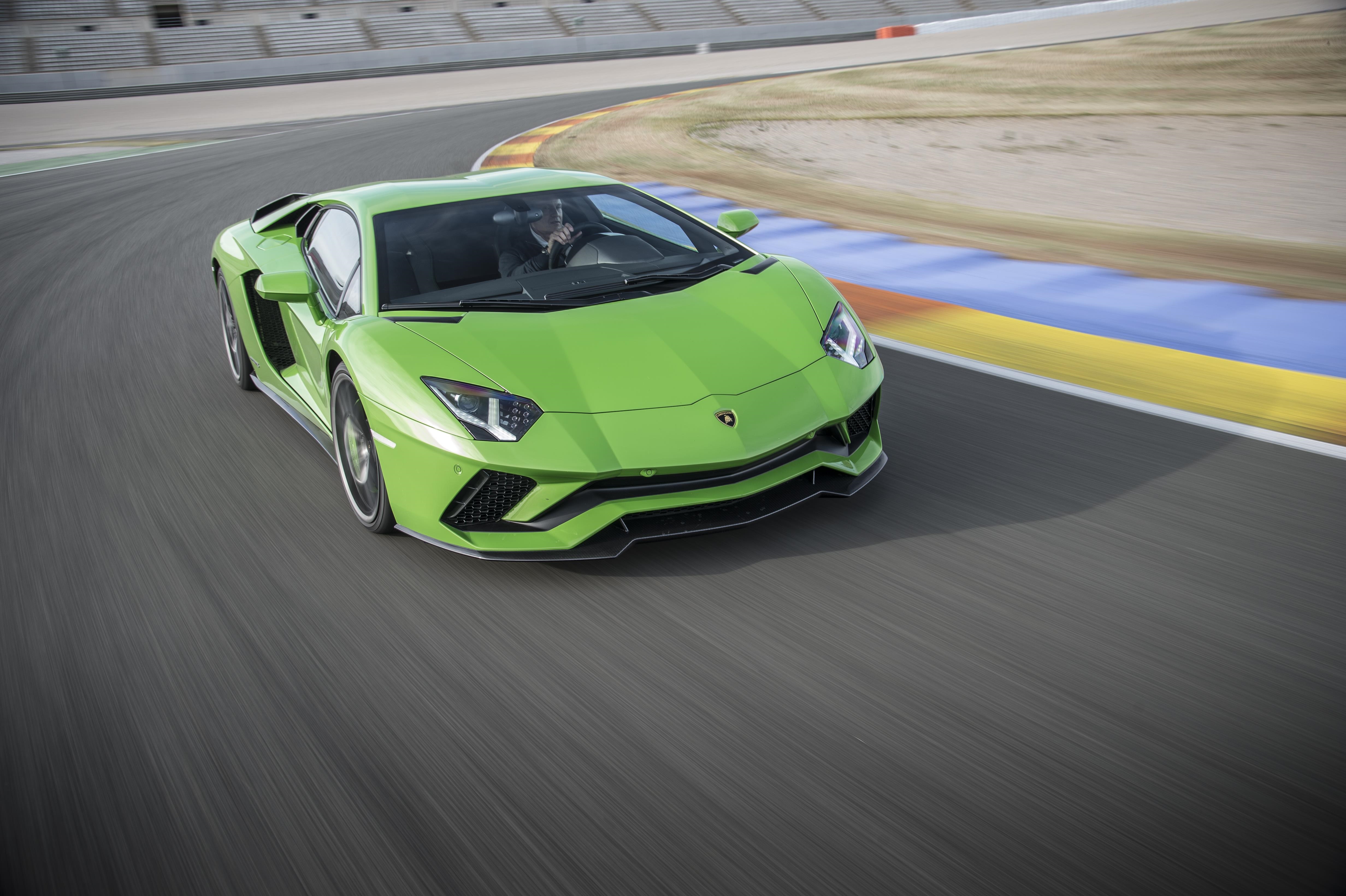 Lamborghini aventador s