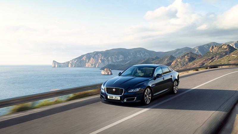 Jaguar в честь 50-й годовщины легендарного седана выпускает специальную версию XJ50