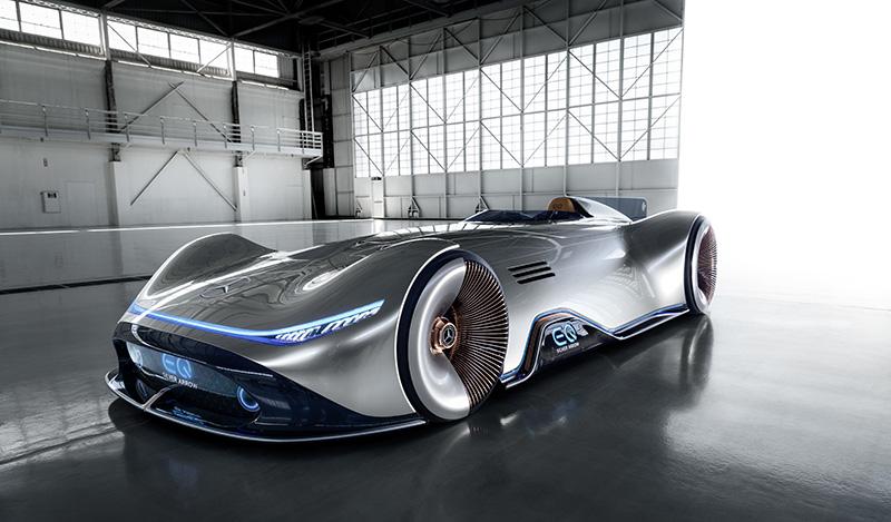 Mercedes-Benz представил концепт-кар Vision EQ Silver Arrow в рамках прошедшей Автомобильной недели в Монтерее