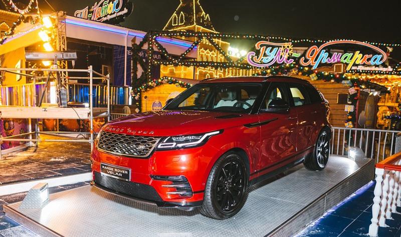 Компания Jaguar Land Rover Россия –  стала официальным автомобильным партнером в открытии ГУМ-Катка
