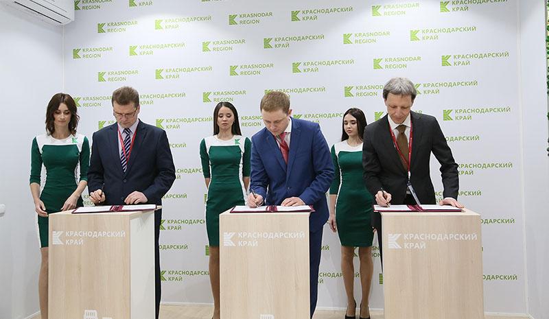 Компании Renault Россия в Сочи подписала трехстороннее соглашение по созданию в Краснодарском крае сервиса электрокаршеринга