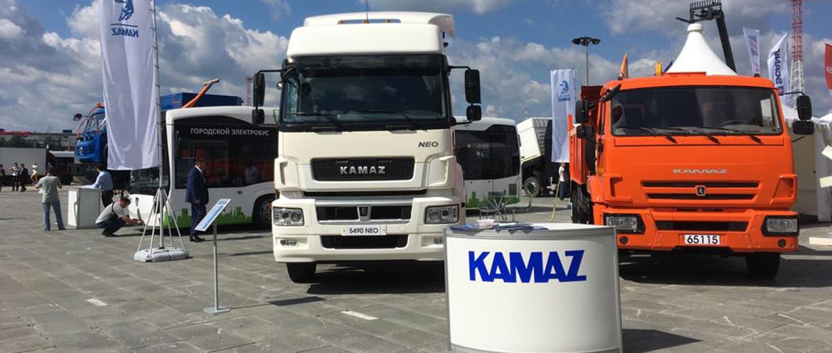 На международной выставке «Иннопром» в Екатеринбурге «КАМАЗ» продемонстрировал свою автотехнику