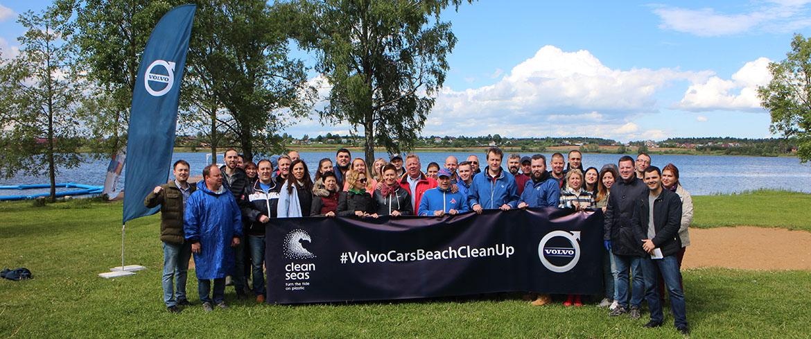 Volvo Cars принял участие в кампании по очистке пляжей от мусора Volvo Cars Beach Clean Up