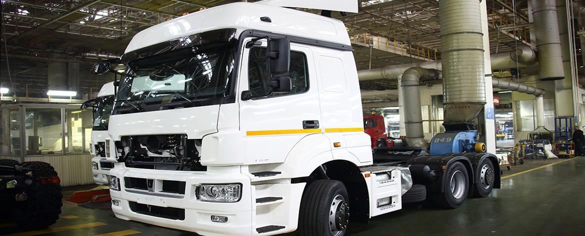 На заводе КАМАЗ» запущен в производство трехосный седельный тягач с индексом 65209