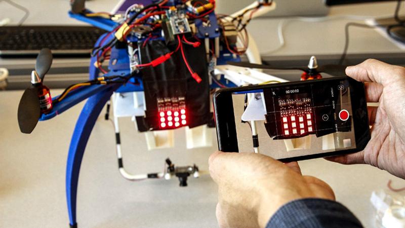 Ford разработал световой аналог автомобильных номеров для беспилотных летательных аппаратов