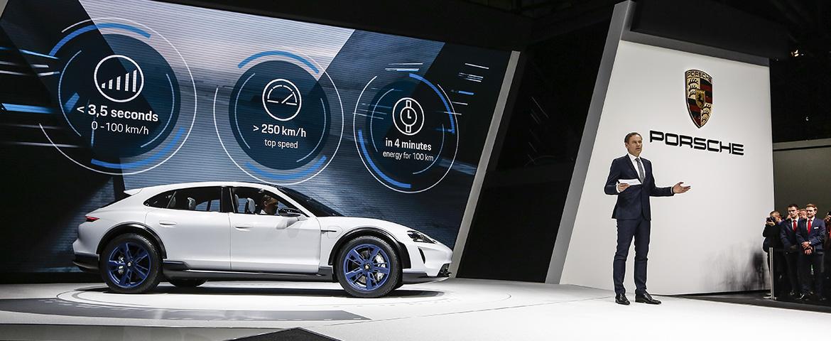 Новости из Женевы: Porsche разработал универсальный электромобиль Mission E Cross Turismo для активных людей