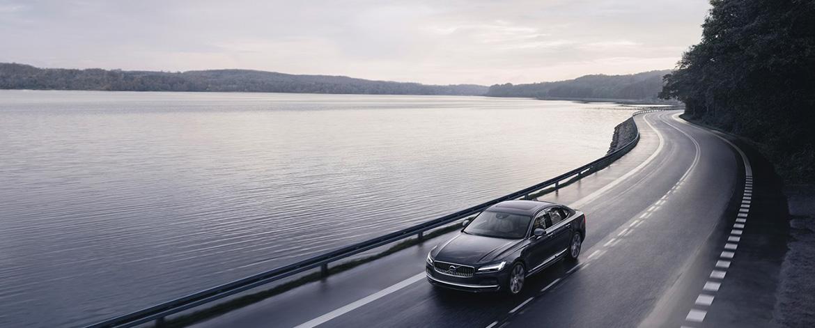 Все новые автомобили Volvo теперь имеют ограничение максимальной скорости до 180 км/ч