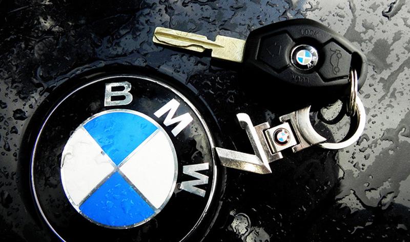 BMW откажется от стандартных автомобильных ключей