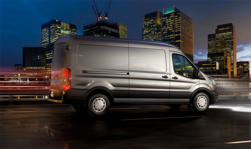 Фургоны Ford Transit Custom и Ford Transit - надежность на дорогах и идеальная практичность
